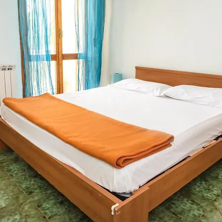 M036 - Marcelli, Quadrilocale A 30m Dal Mare Marcelli